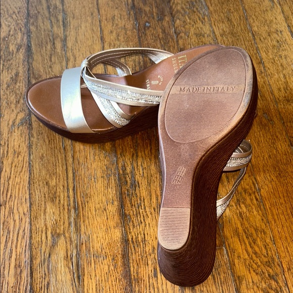 Italian Shoemakers Women's Metallic Sandals - Picture 2 of 6